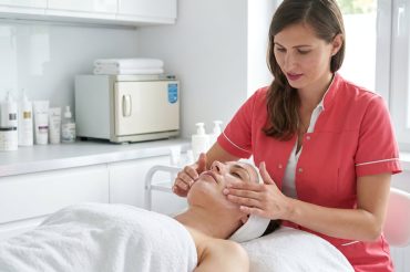 Postawa Ciała a Nawyki: Fizjoterapia dla Zdrowego Kręgosłupa